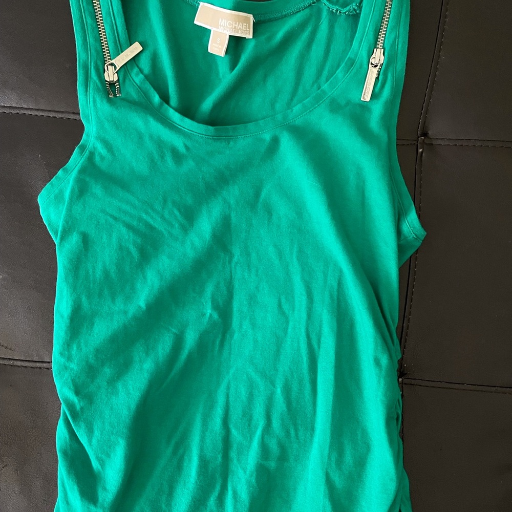 Mickael Kors Womens Sleeveless tank top.